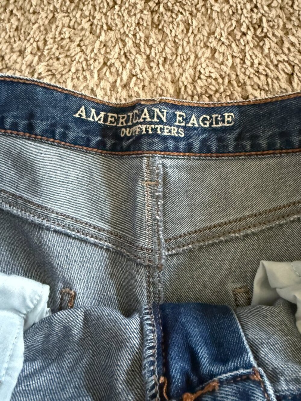 American Eagle High Rise Medium Wash Mom Jean - Size 14 Long - Picture 3 of 11